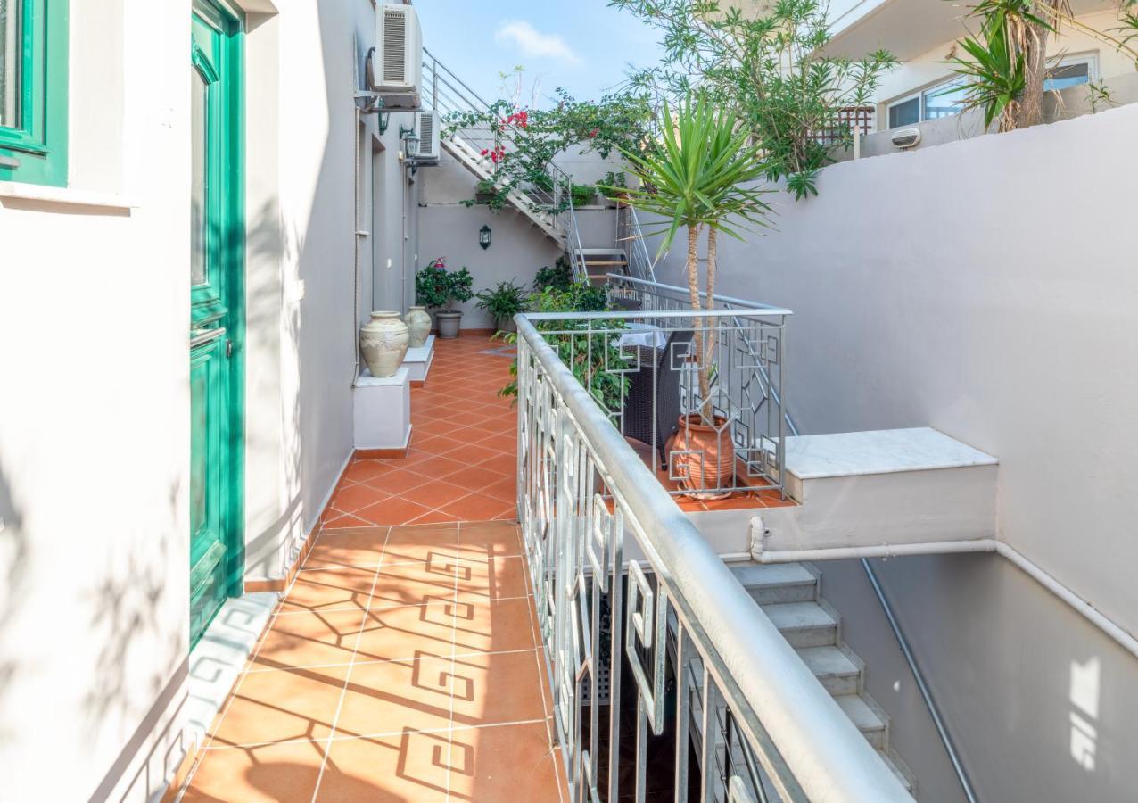 Sevach Apartments คาลามากี ภายนอก รูปภาพ